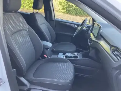 Photo 10 Ford Kuga  2.5 Duratec 180ch Hybrid FlexiFuel Titanium Business Powershift