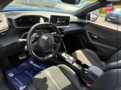 Photo 29 Peugeot 2008  e- 136ch GT