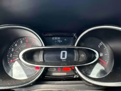 Photo 13 Renault Clio  0.9 TCe 90ch energy Business 5p Euro6c