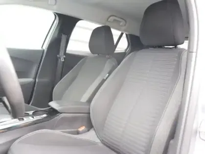 Photo 8 Peugeot 2008  1.2 PureTech 130ch S&S Style EAT8
