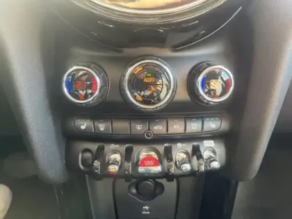 Photo 11 Mini Mini  5 Portes Cooper 136ch Edition Premium Plus BVA7