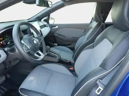 Photo 13 Renault Clio  1.6 E-Tech 145ch full hybrid Techno - 24