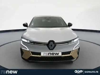 Photo 7 Renault Megane  E-Tech Electric EV60 220ch Iconic super charge -B