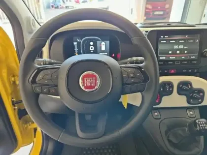 Photo 11 Fiat Panda  Pandina 1.0 65ch BSG S&S Hybrid Cross