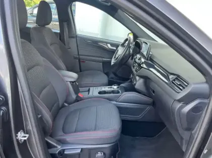Photo 26 Ford Kuga 2.5 Duratec 190ch FHEV E85 ST-Line BVA