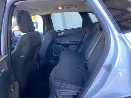 Photo 8 Ford Kuga 2.5 Duratec 180ch Hybrid FlexiFuel Titanium Business Powershift