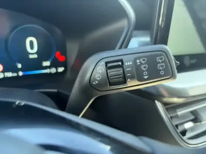 Photo 18 Ford Kuga 2.5 Duratec 180ch Hybrid FlexiFuel Titanium Business Powershift