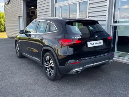 Photo 12 Mercedes GLA 180 136ch Progressive Line 7G-DCT