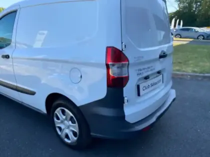 Photo 27 Ford Transit Courier Fourgonnette 1.5 TD 75ch Trend