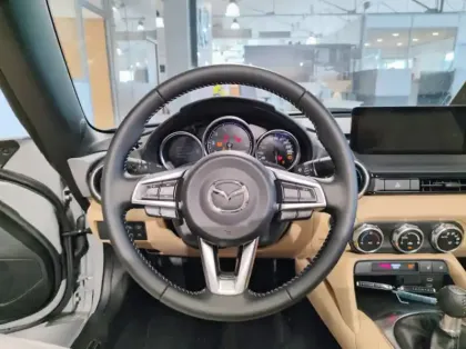 Photo 6 Mazda Mx-5 1.5 SKYACTIV-G 132ch Kazari