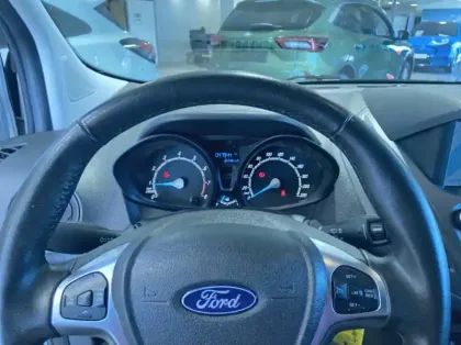 Photo 6 Ford Transit Courier Fourgonnette 1.0E 100ch Stop&Start Trend