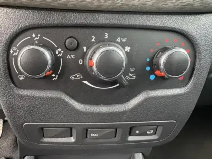 Photo 19 Dacia Lodgy 7 Places Silver Line dCi 110 E6