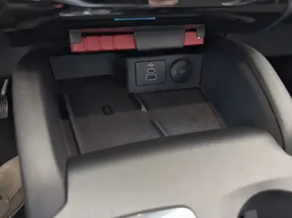 Photo 18 Ford Kuga 2.5 Duratec 180ch Hybrid FlexiFuel Titanium Business Powershift