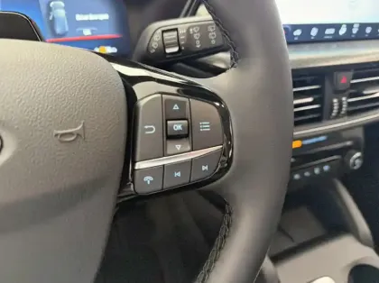 Photo 16 Ford Kuga 2.5 Duratec 180ch Hybrid FlexiFuel Titanium Business Powershift