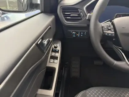Photo 5 Ford Kuga 2.5 Duratec 180ch Hybrid FlexiFuel Titanium Business Powershift