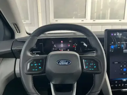 Photo 6 Ford Explorer 286ch Extended Range 79kWh Pack Premium RWD