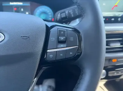 Photo 20 Ford Kuga 2.5 Duratec 180ch Hybrid FlexiFuel Titanium Business Powershift