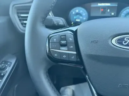 Photo 16 Ford Kuga 2.5 Duratec 180ch Hybrid FlexiFuel Titanium Business Powershift