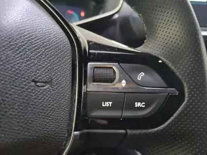 Photo 27 Peugeot 2008  PureTech 130 S&S BVM6
