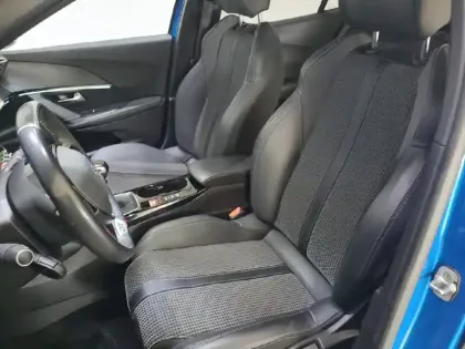 Photo 10 Peugeot 2008  PureTech 130 S&S BVM6