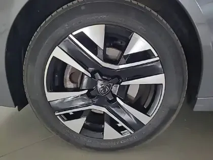 Photo 12 Peugeot 208  PureTech 100 S&S BVM6