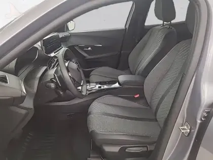 Photo 30 Peugeot 2008  Hybrid 145 e-DCS6
