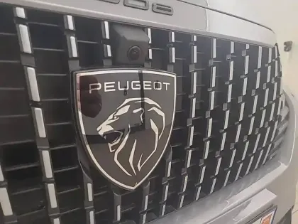 Photo 19 Peugeot 2008  Hybrid 145 e-DCS6