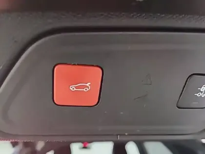 Photo 30 Peugeot 3008  Hybrid 225 e-EAT8