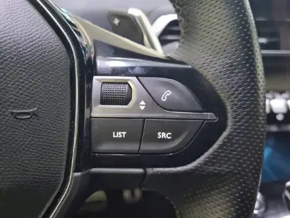 Photo 27 Peugeot 3008  Hybrid 225 e-EAT8