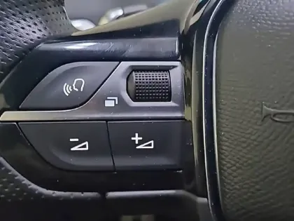 Photo 26 Peugeot 3008  Hybrid 225 e-EAT8