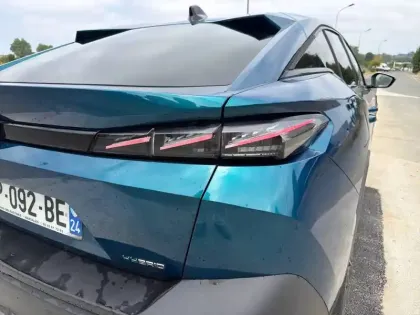 Photo 16 Peugeot 408  PHEV 180 e-EAT8