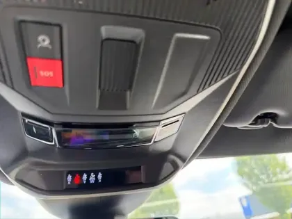 Photo 24 Peugeot 408  PHEV 180 e-EAT8