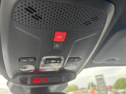 Photo 17 Peugeot 2008  Electrique 54 kWh 156 ch