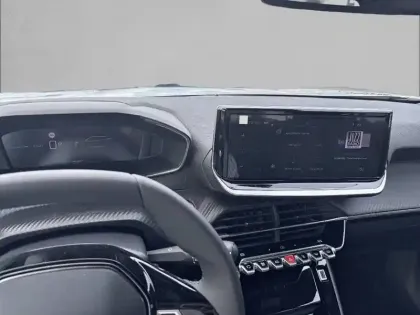 Photo 7 Peugeot 2008  Electrique 54 kWh 156 ch