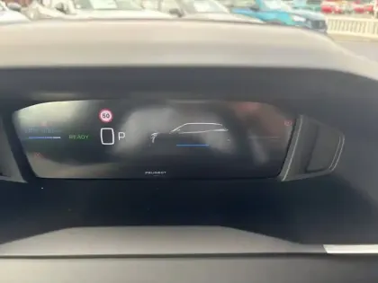 Photo 9 Peugeot 2008  Electrique 54 kWh 156 ch