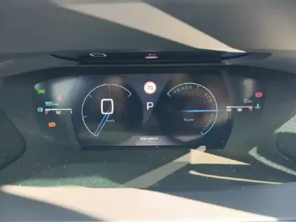 Photo 9 Peugeot 208  Hybrid 145 ch e-DCS6
