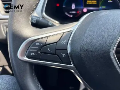 Photo 17 Renault Captur  E-Tech Plug-in 160 - 21