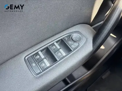 Photo 20 Renault Captur  E-Tech Plug-in 160 - 21