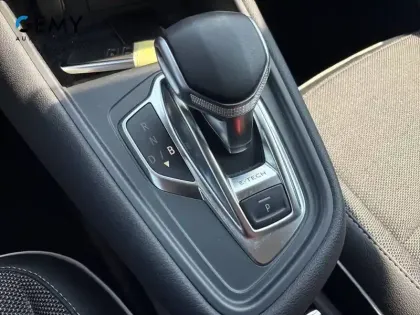 Photo 22 Renault Captur  E-Tech Plug-in 160 - 21