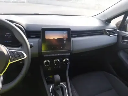 Photo 9 Renault Clio  E-Tech full hybrid 145 ch GSR2