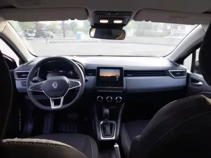 Photo 13 Renault Clio  E-Tech full hybrid 145 ch GSR2