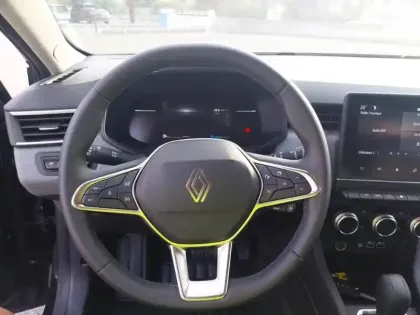 Photo 11 Renault Clio  E-Tech full hybrid 145 ch GSR2