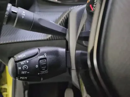 Photo 22 Peugeot 208  PureTech 100 S&S BVM6