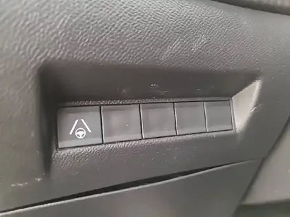 Photo 56 Peugeot 208  Hybrid 110 e-DCS6