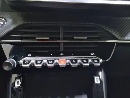 Photo 22 Peugeot 208  PureTech 100 S&S BVM6