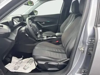 Photo 10 Peugeot 2008  PureTech 100 S&S BVM6