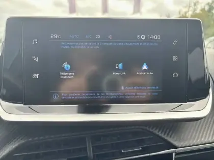 Photo 14 Peugeot 2008  PureTech 100 S&S BVM6
