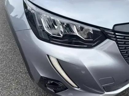 Photo 15 Peugeot 2008  PureTech 100 S&S BVM6