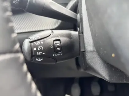 Photo 19 Peugeot 2008  PureTech 100 S&S BVM6