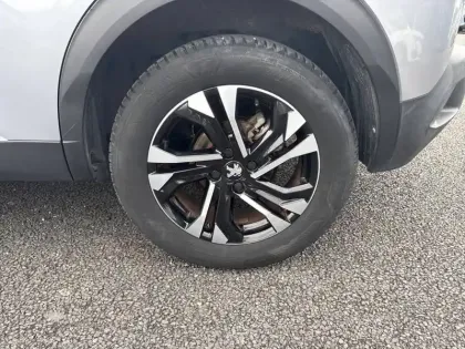 Photo 12 Peugeot 2008  PureTech 100 S&S BVM6